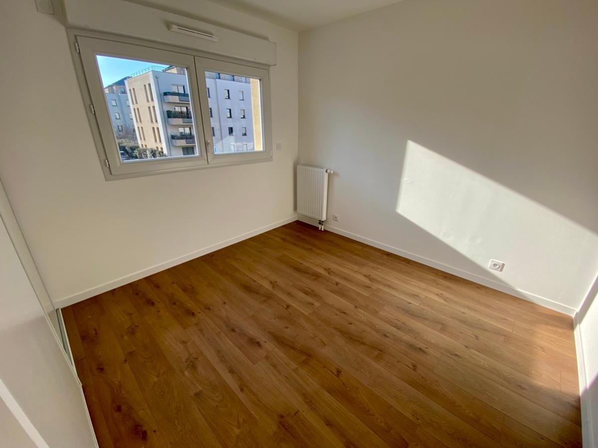 
																																							3 pièces - 
																																						1er étage - 62m² - 794,46 € - Photo #6