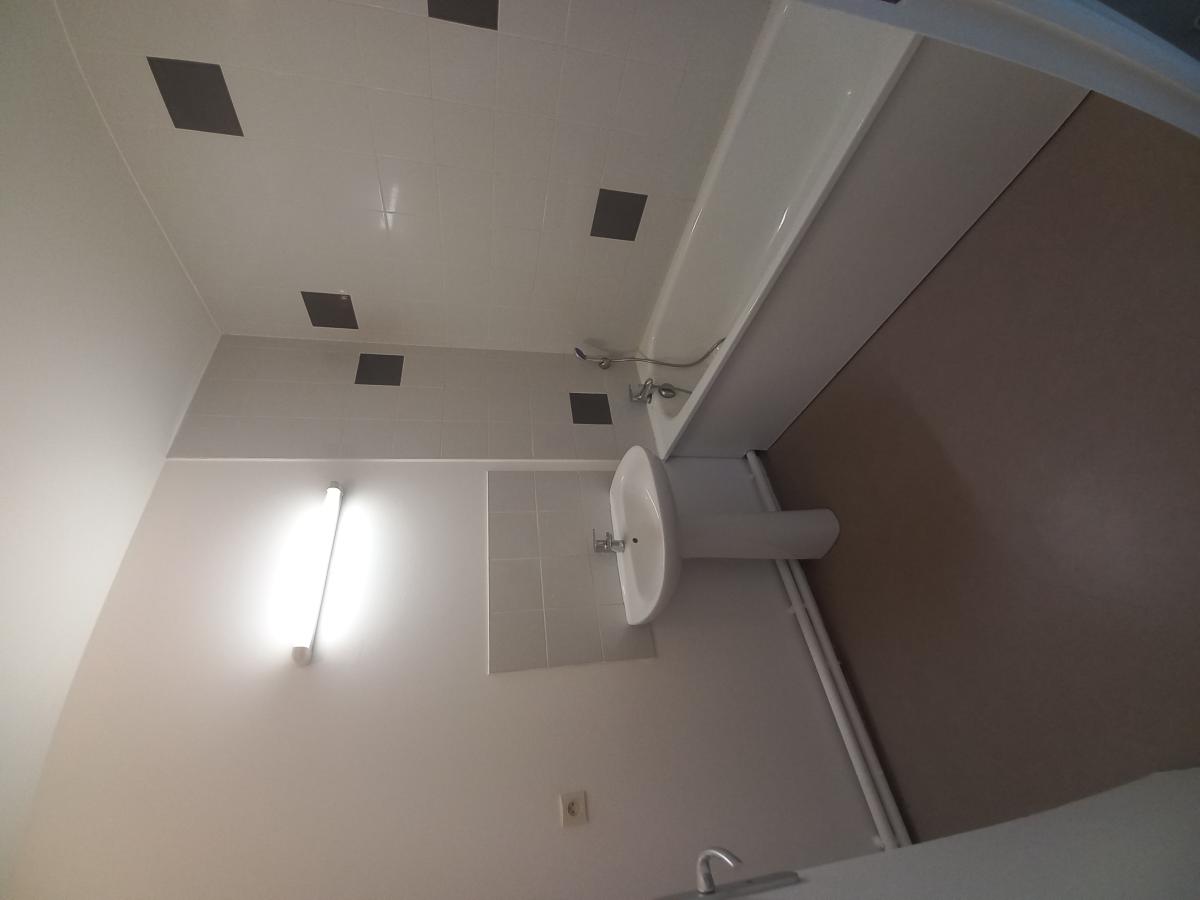 
																																							2 pièces - 
																																						5ème étage - 49m² - 642,36 € - Photo #5
