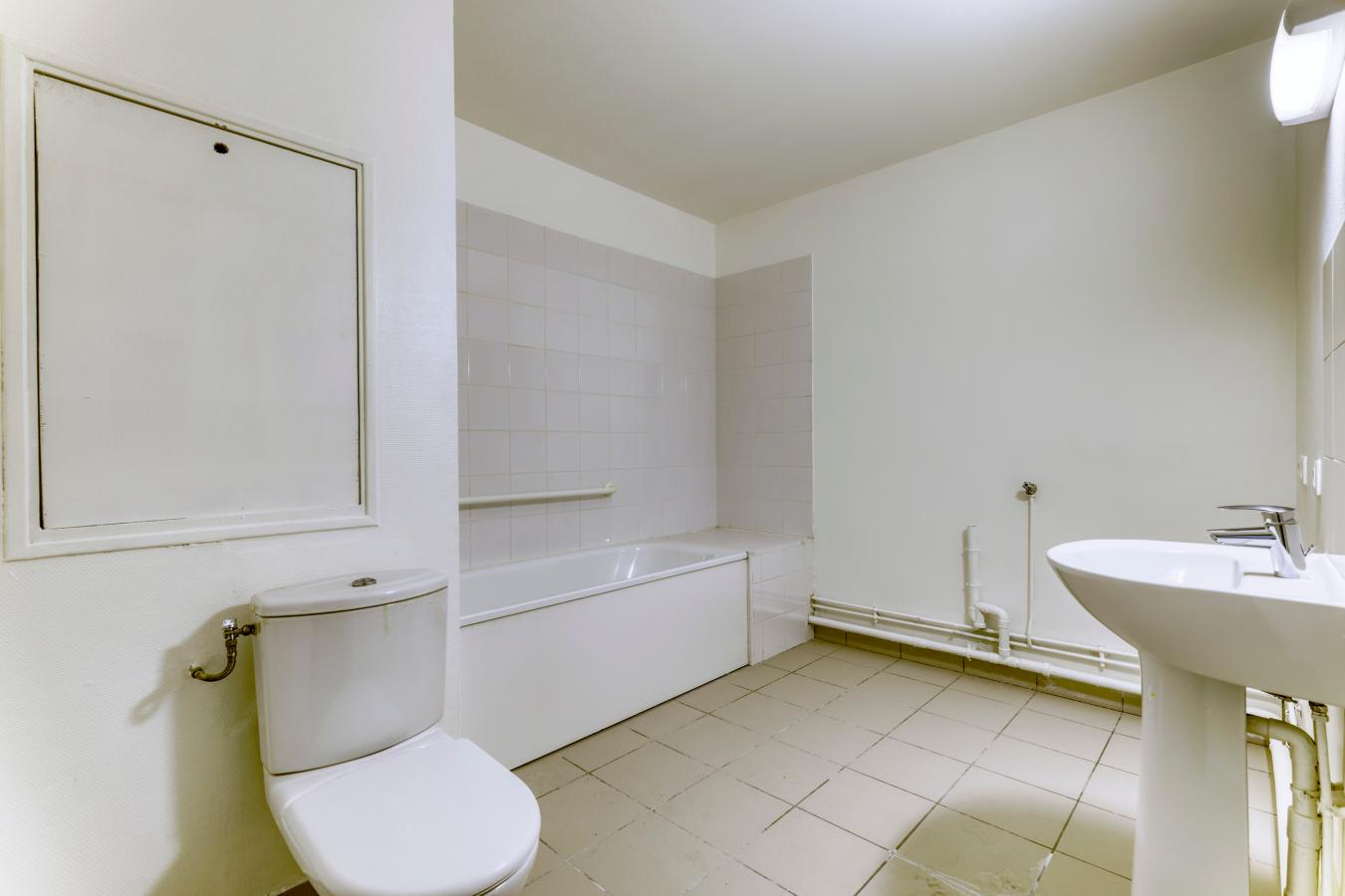 
																			2 pièces - 
																		RDC - 64m² - 143 000 € - Photo #2