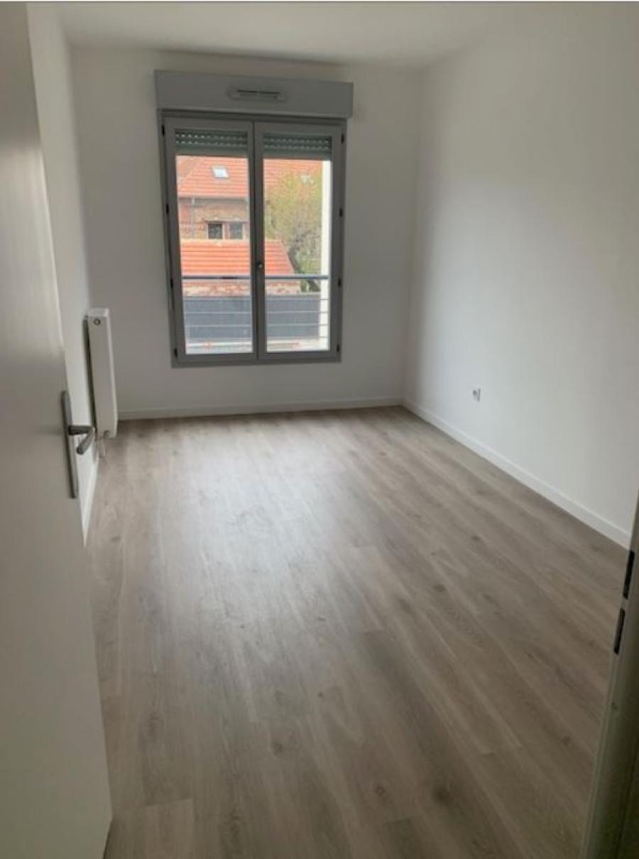 
																			2 pièces – 
																		3ème étage – 43m² - 890,49 € - Photo #3