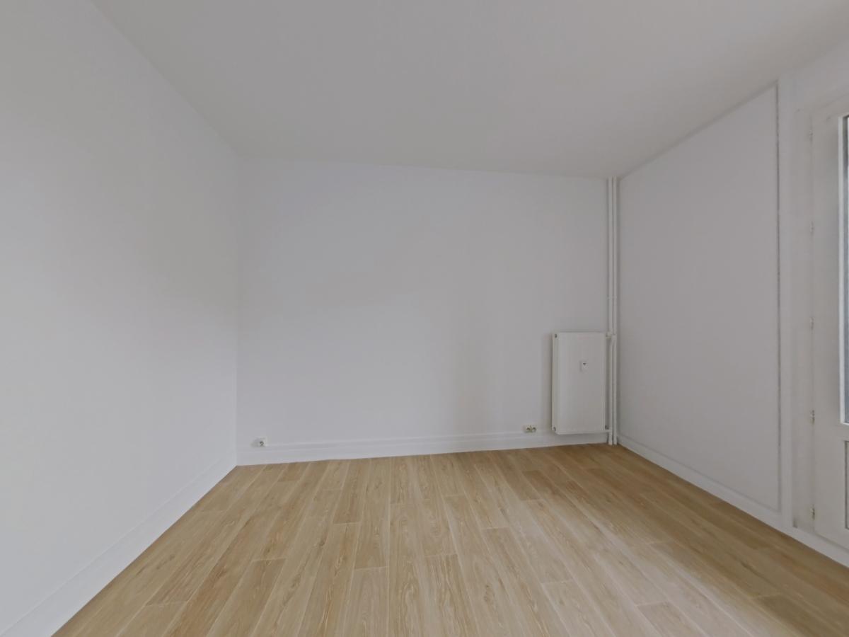 4 pièces - 3ème étage - 74m² - 861,91 € - Photo #4