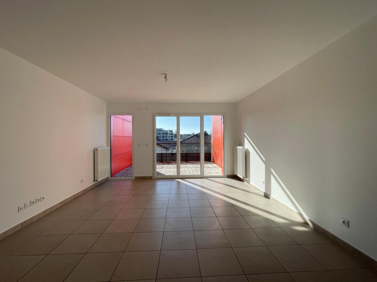 
																																							4 pièces - 
																																						3ème étage - 88m² - 1 399,17 € - Photo #2