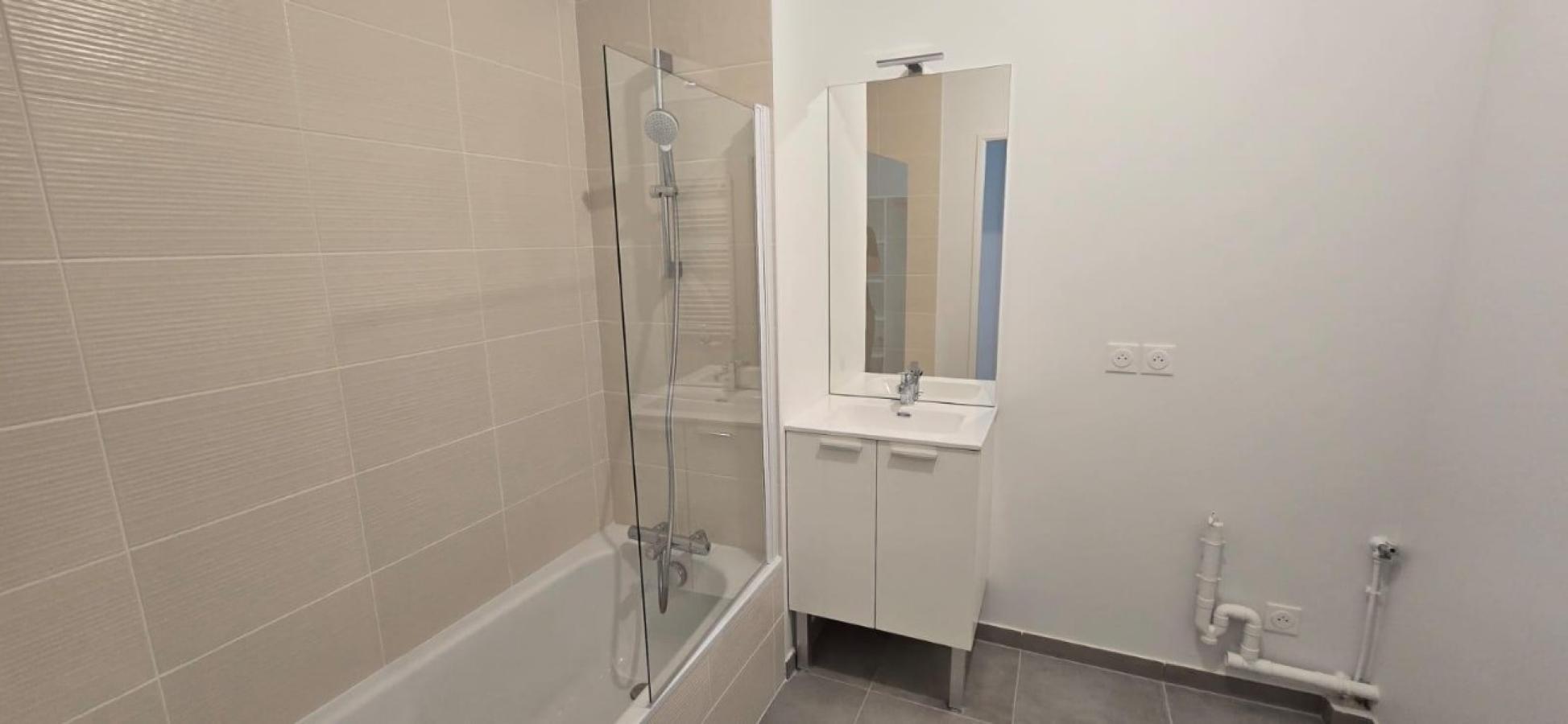 
																																							3 pièces - 
																																						RDC - 64m² - 894,46 € - Photo #6