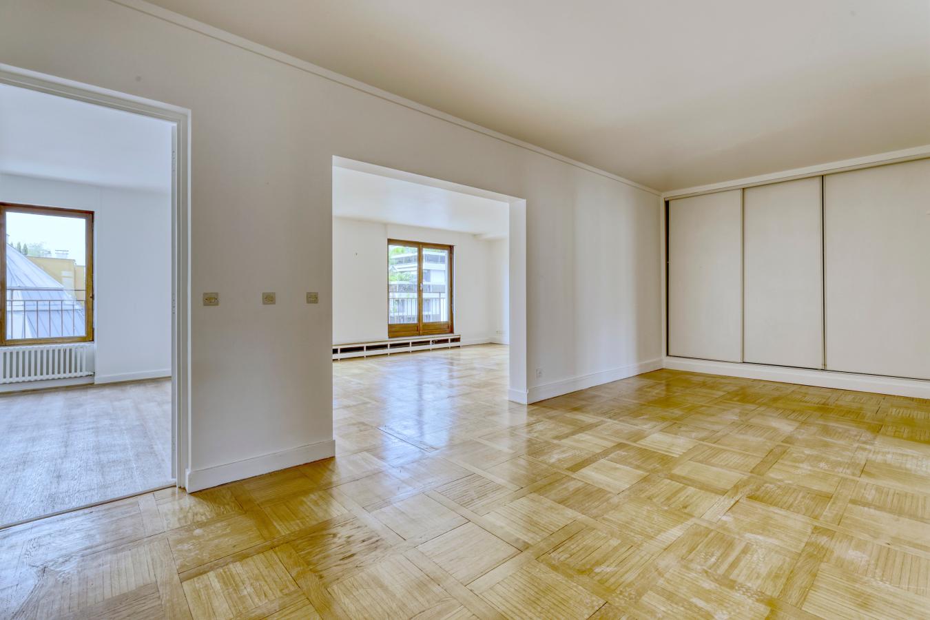 5 pièces - 7ème étage - 117m² - 4 200,04 € - Photo #0
