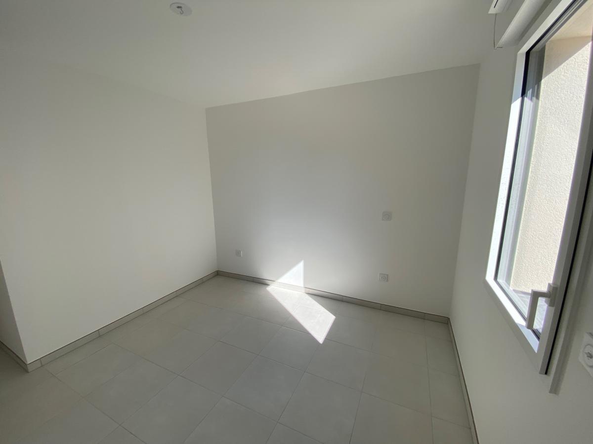 
																																							3 pièces - 
																																						RDC - 66m² - 930,04 € - Photo #2