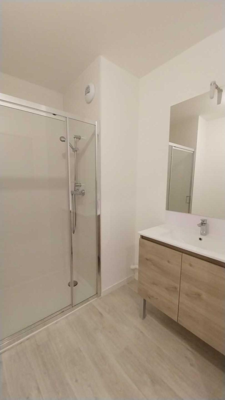 
																																							2 pièces - 
																																						1er étage - 42m² - 551,33 € - Photo #5