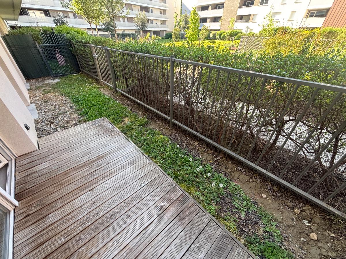 
																																							3 pièces - 
																																						RDC - 64m² - 755,30 € - Photo #1