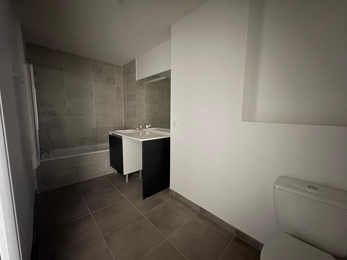 
																																							2 pièces - 
																																						RDC - 43m² - 662,33 € - Photo #4