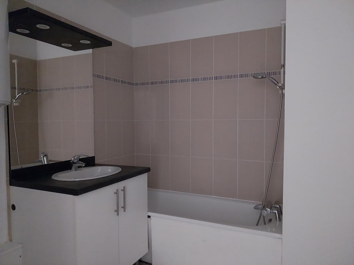 
																																							2 pièces - 
																																						RDC - 38m² - 594,55 € - Photo #3