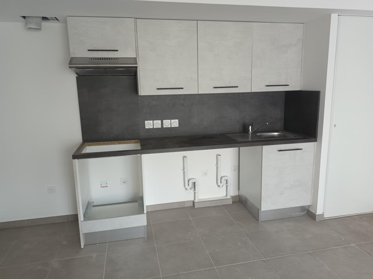 
																																							3 pièces - 
																																						2ème étage - 74m² - 1 296,55 € - Photo #2