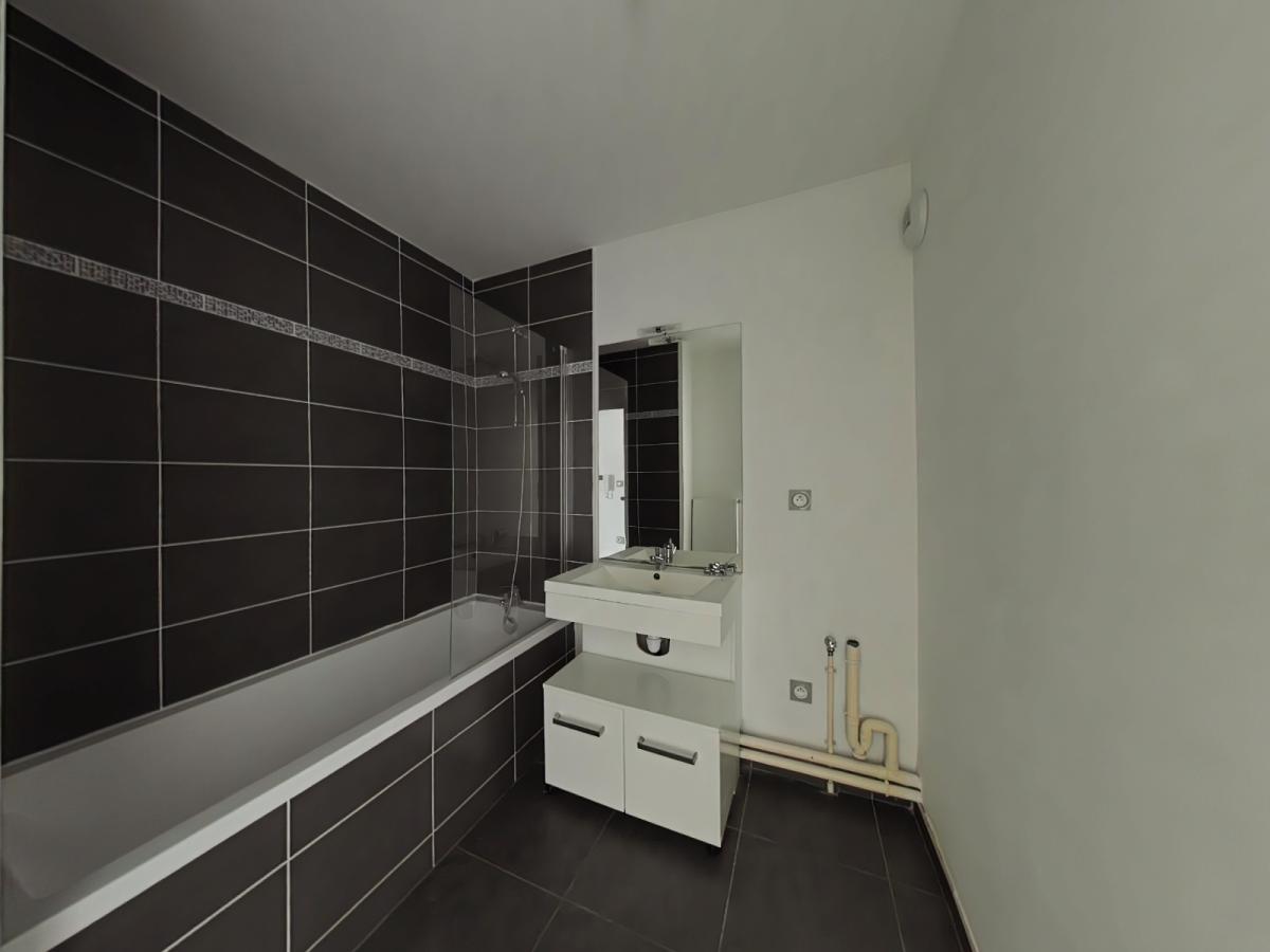 
																																							2 pièces - 
																																						2ème étage - 44m² - 655,65 € - Photo #3