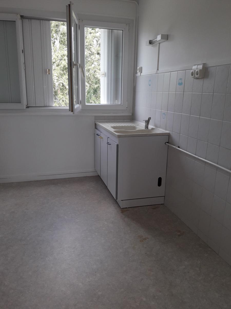 3 pièces - 3ème étage - 60m² - 815,72 € - Photo #3