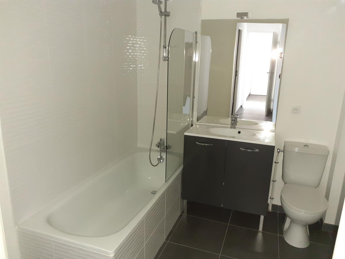
																																							4 pièces - 
																																						RDC - 83m² - 965,36 € - Photo #2
