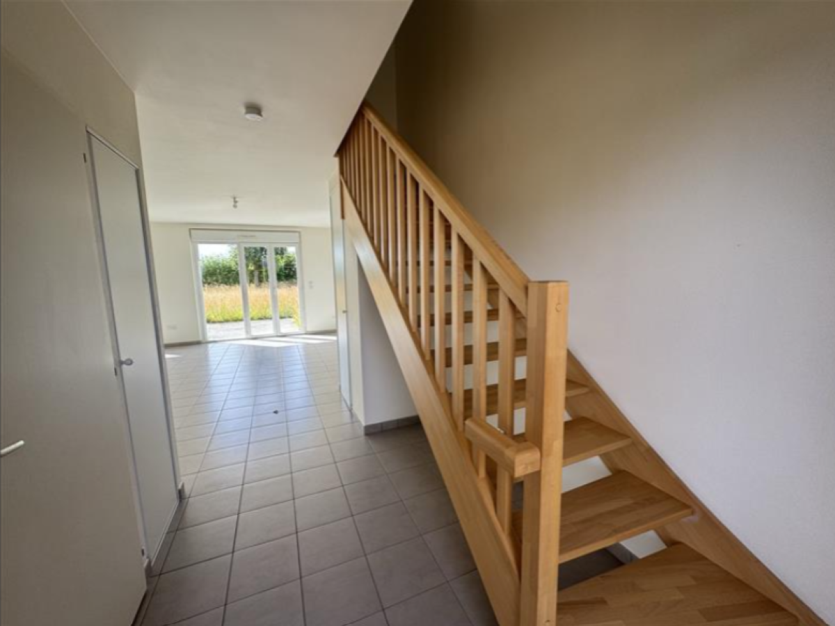 
																																							5 pièces - 
																																						RDC - 105m² - 824,29 € - Photo #2