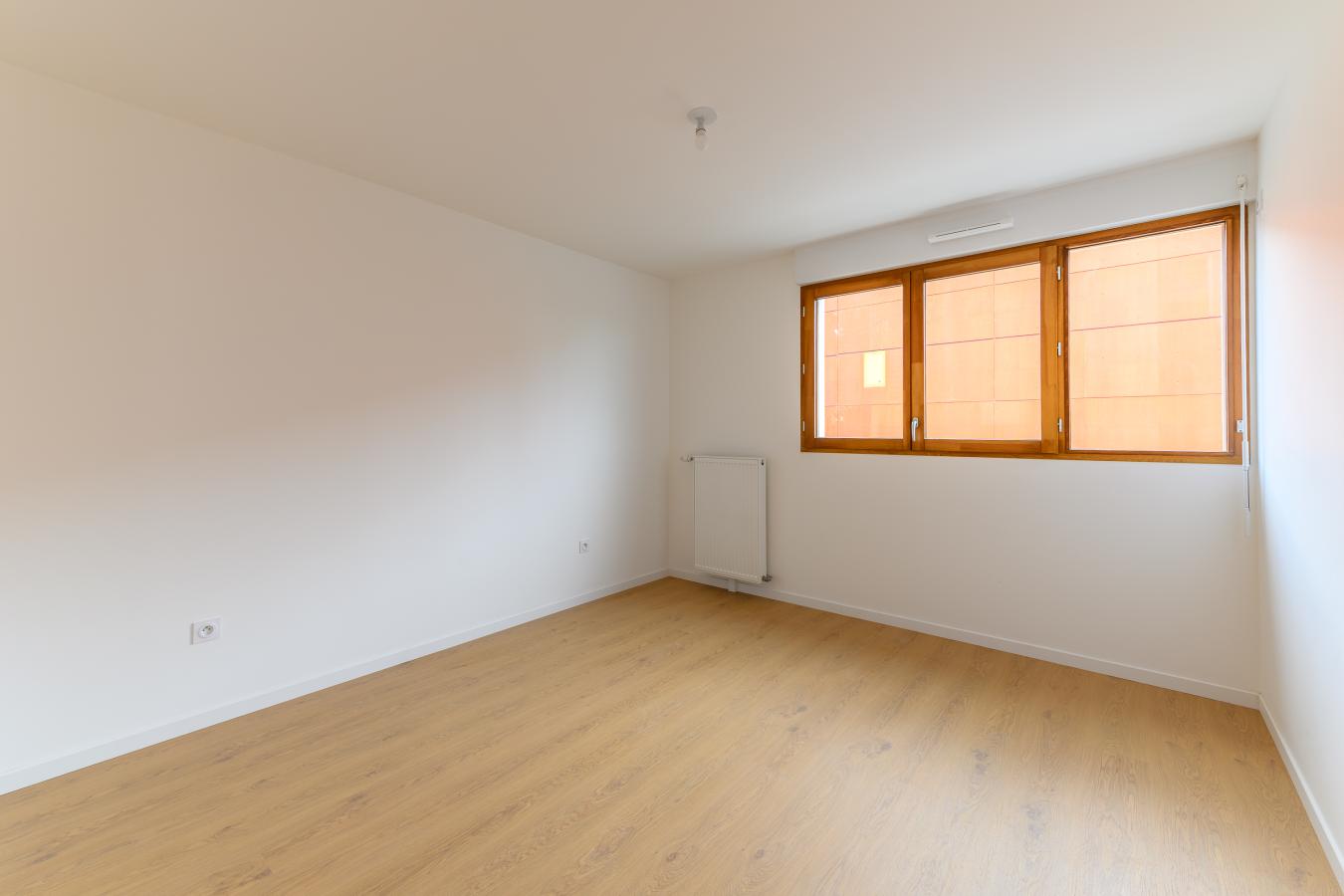 
																																							3 pièces - 
																																						3ème étage - 60m² - 1 211,70 € - Photo #1
