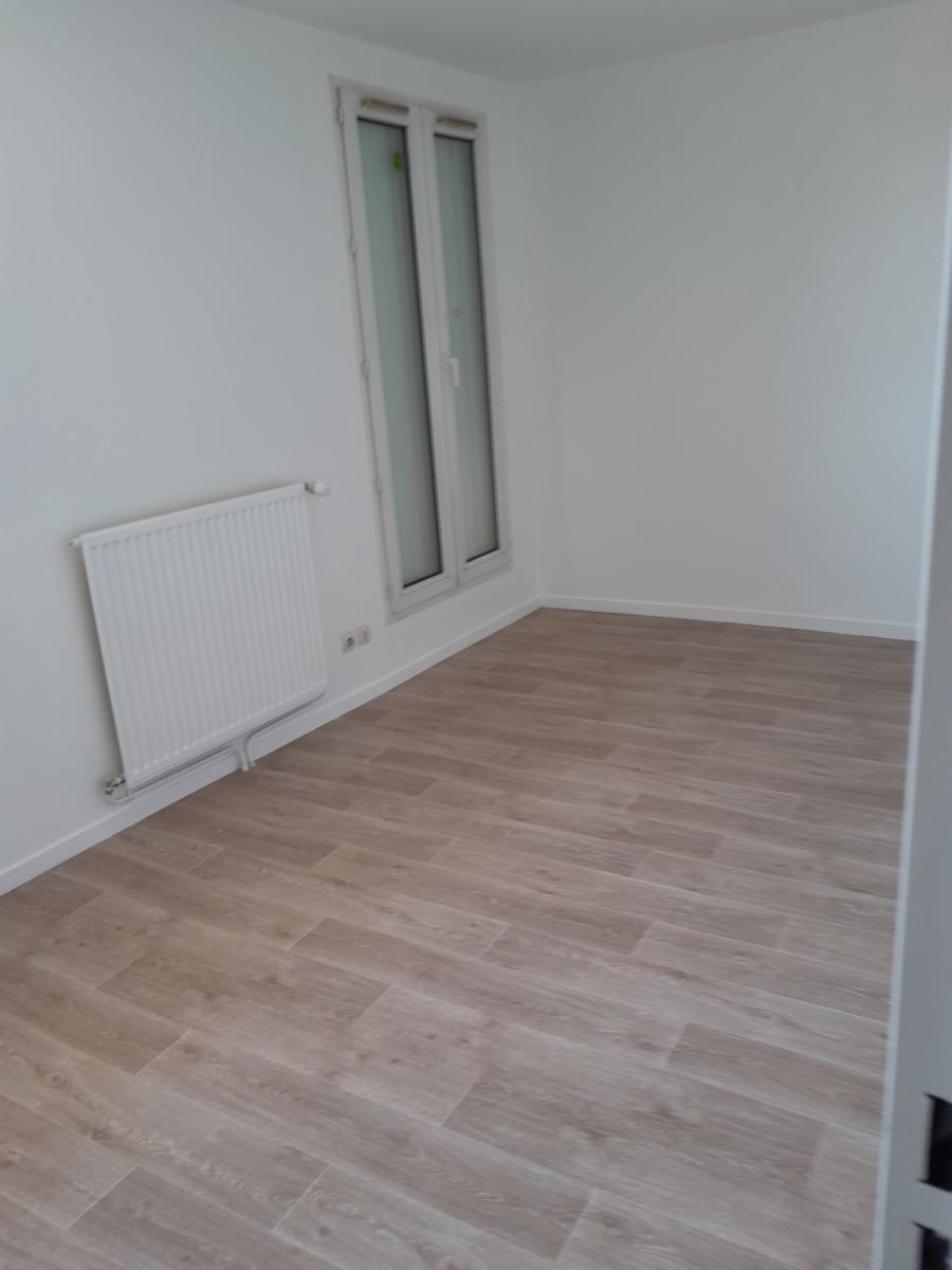 
																			2 pièces - 
																		3ème étage - 56m² - 150 000 € - Photo #6