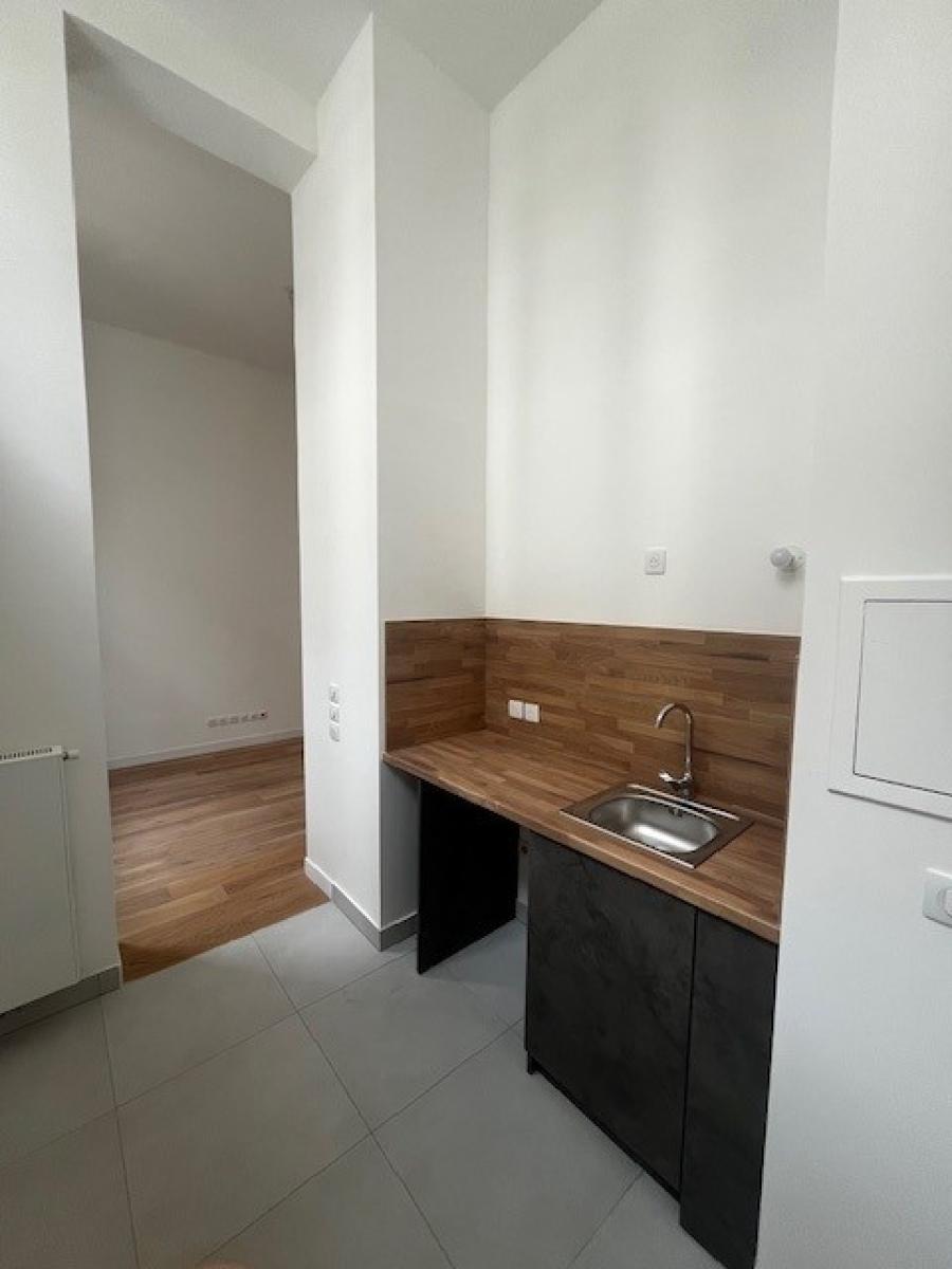 
																			1 pièce - 
																		RDC - 29m² - 1 090,98 € - Photo #6