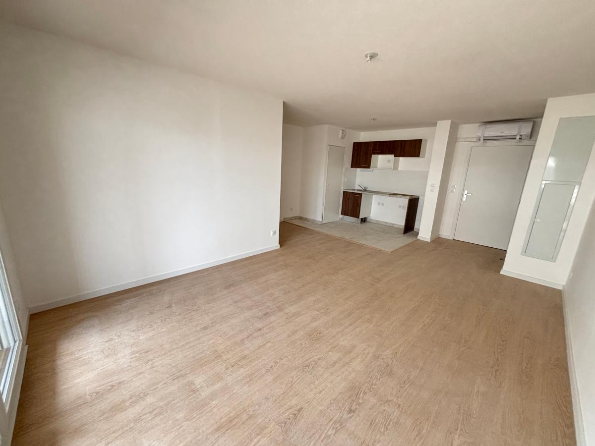 
																			3 pièces - 
																		1er étage - 63m² - 715,33 € - Photo #0