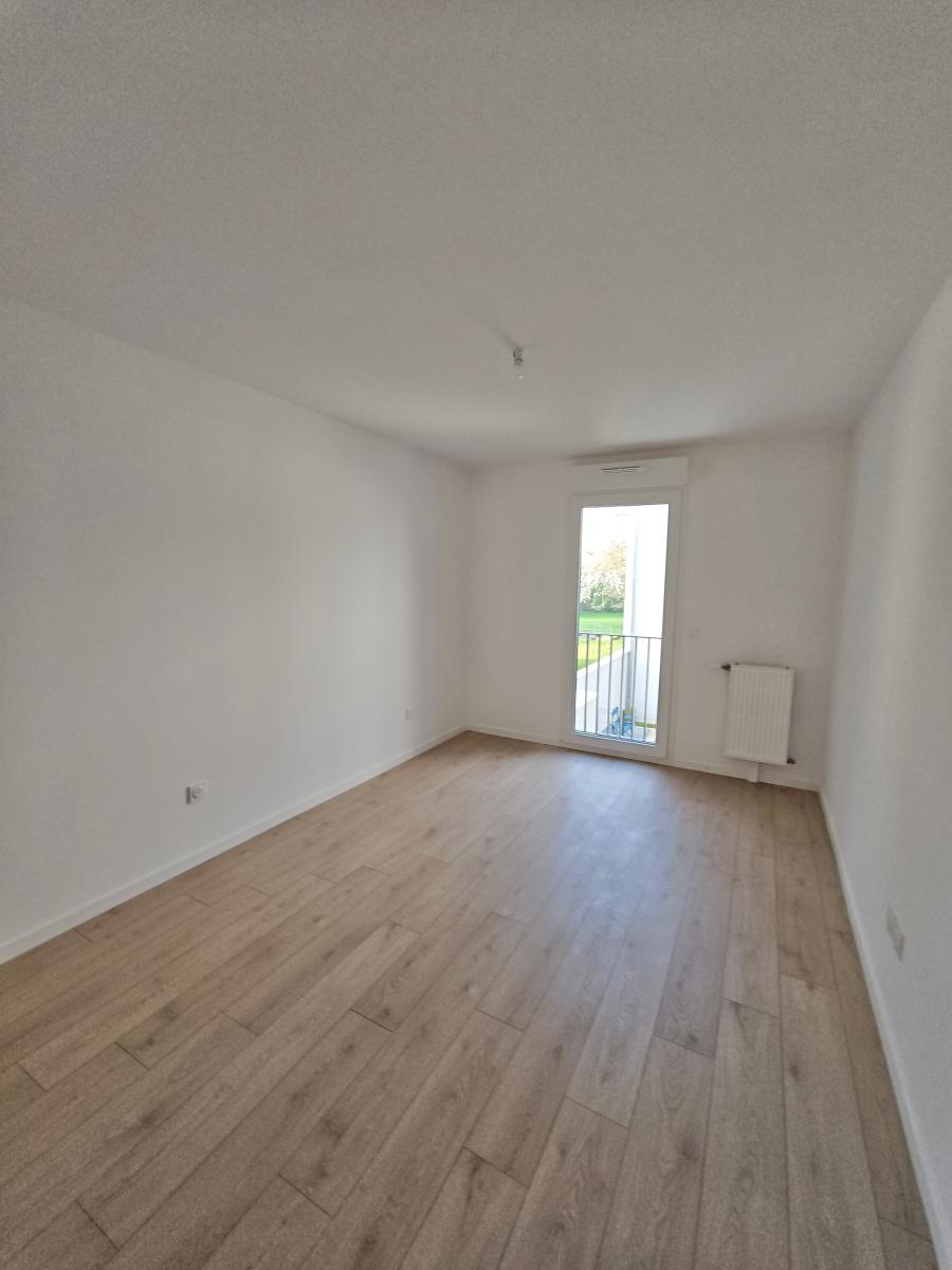 
																			2 pièces - 
																		1er étage - 52m² - 1 193,75 € - Photo #3