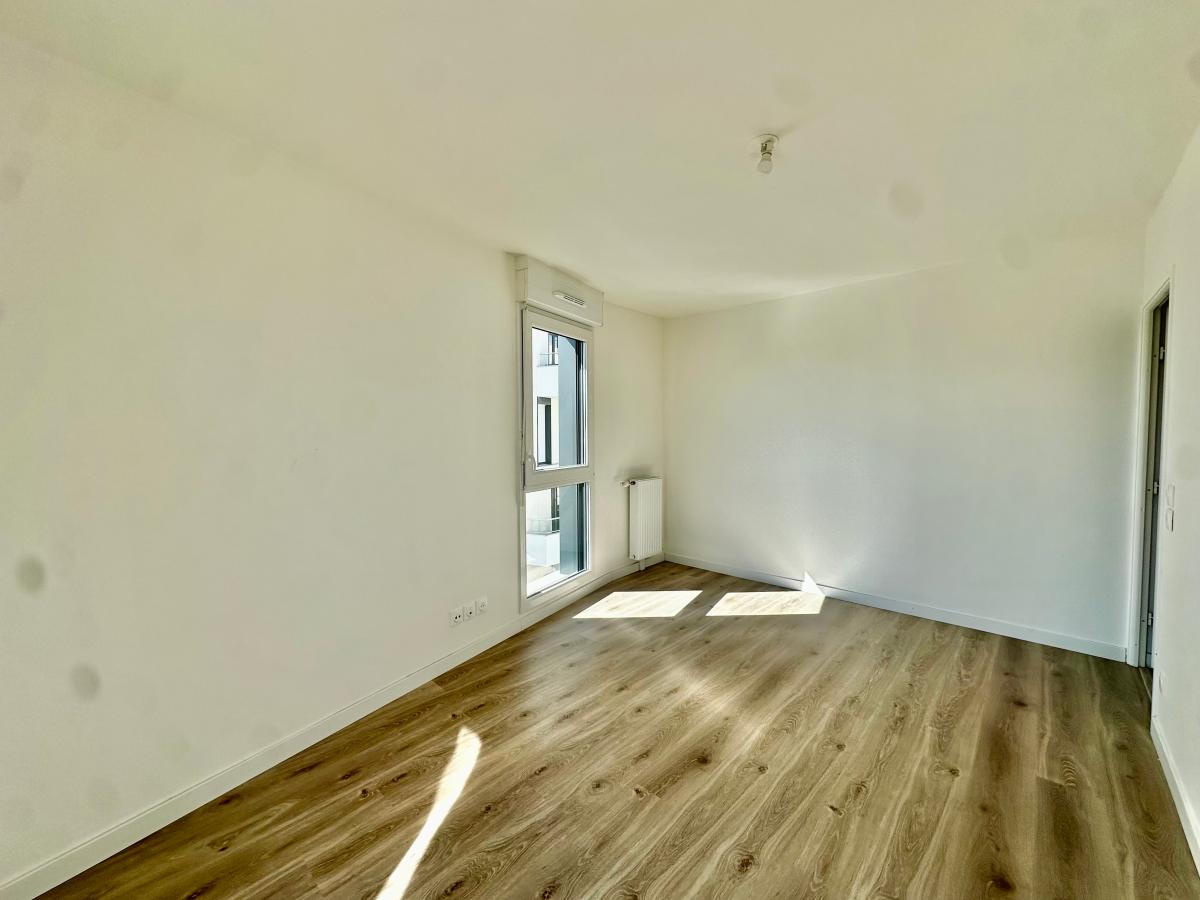 
																																							2 pièces - 
																																						4ème étage - 44m² - 1 067,27 € - Photo #1