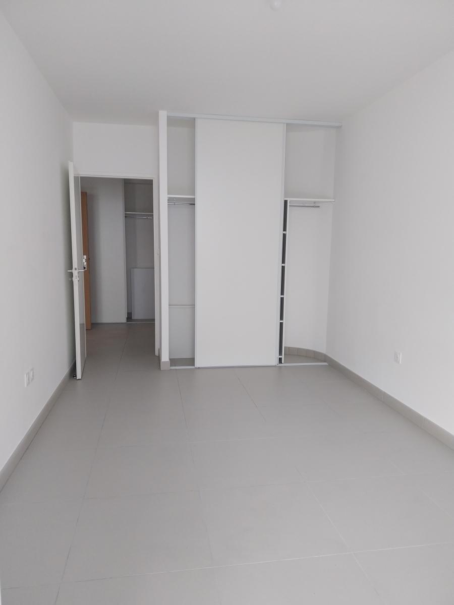 
																																							3 pièces - 
																																						RDC - 96m² - 2 116,28 € - Photo #5