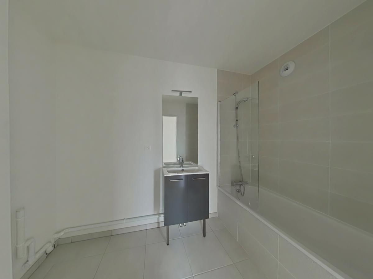 
																																							3 pièces - 
																																						3ème étage - 64m² - 819,67 € - Photo #3
