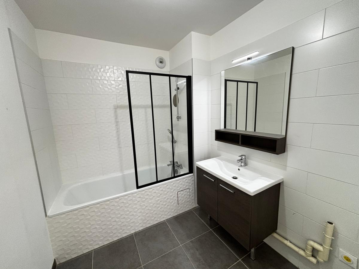 
																			3 pièces - 
																		1er étage - 71m² - 1 647,60 € - Photo #7