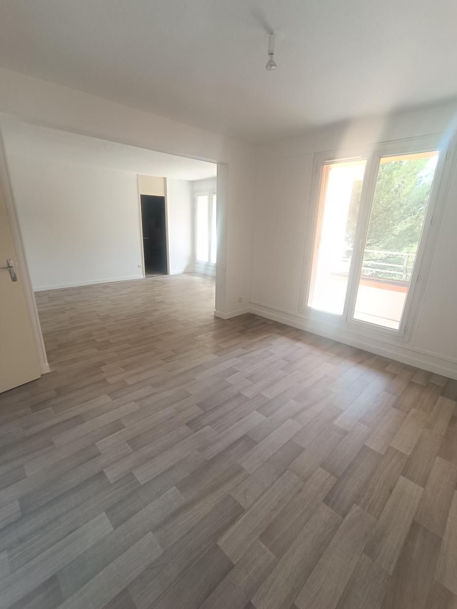 
																			4 pièces – 
																		4ème étage – 94m² - 235 000 € - Photo #1