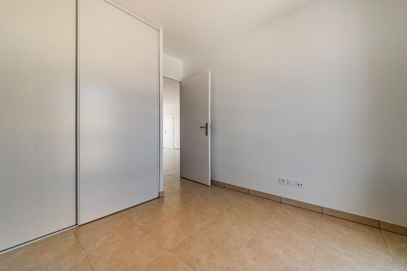 4 pièces - RDC - 70m² - 982,05 € - Photo #2
