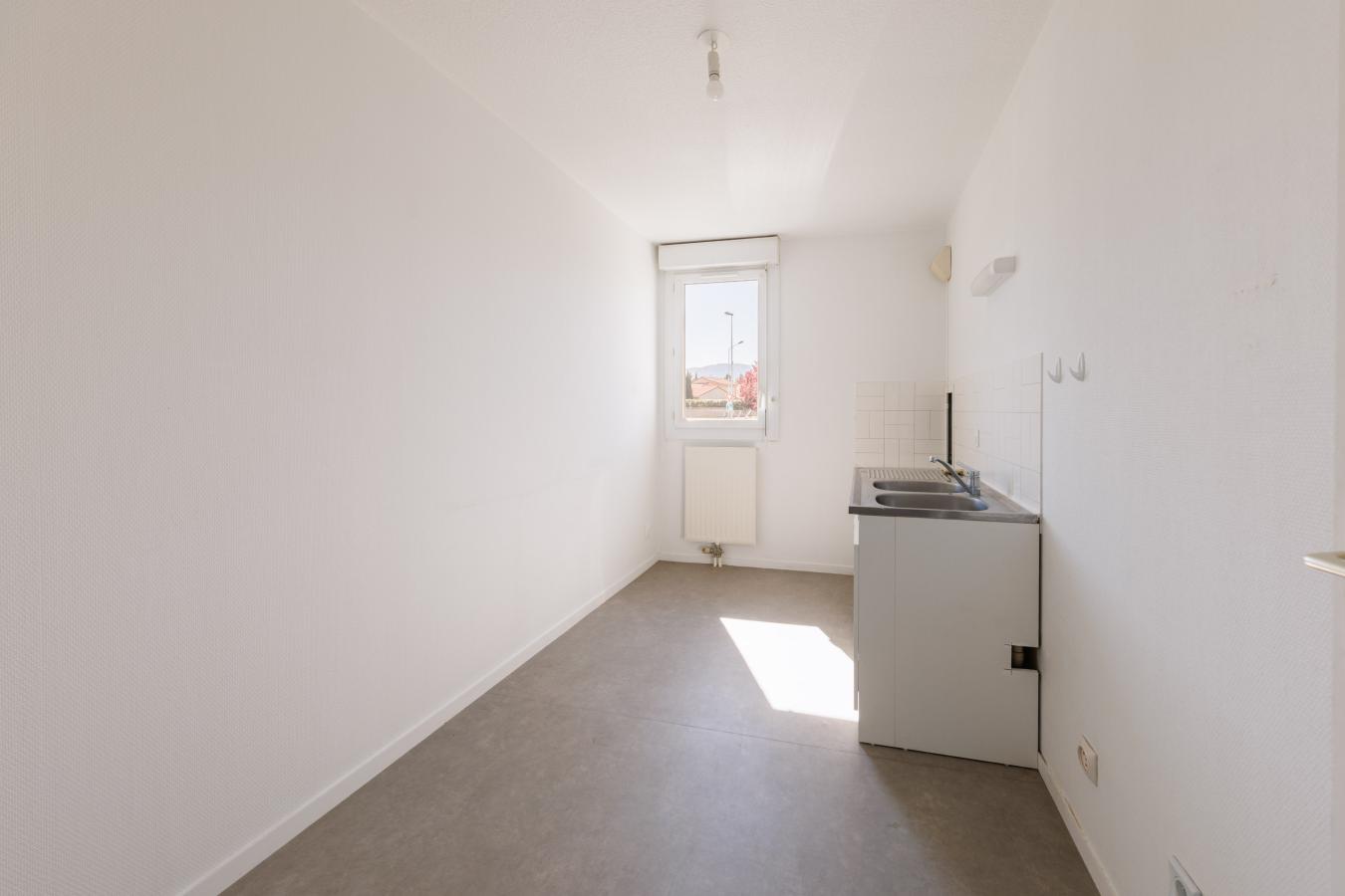 
																																							3 pièces - 
																																						1er étage - 60m² - 721,06 € - Photo #4