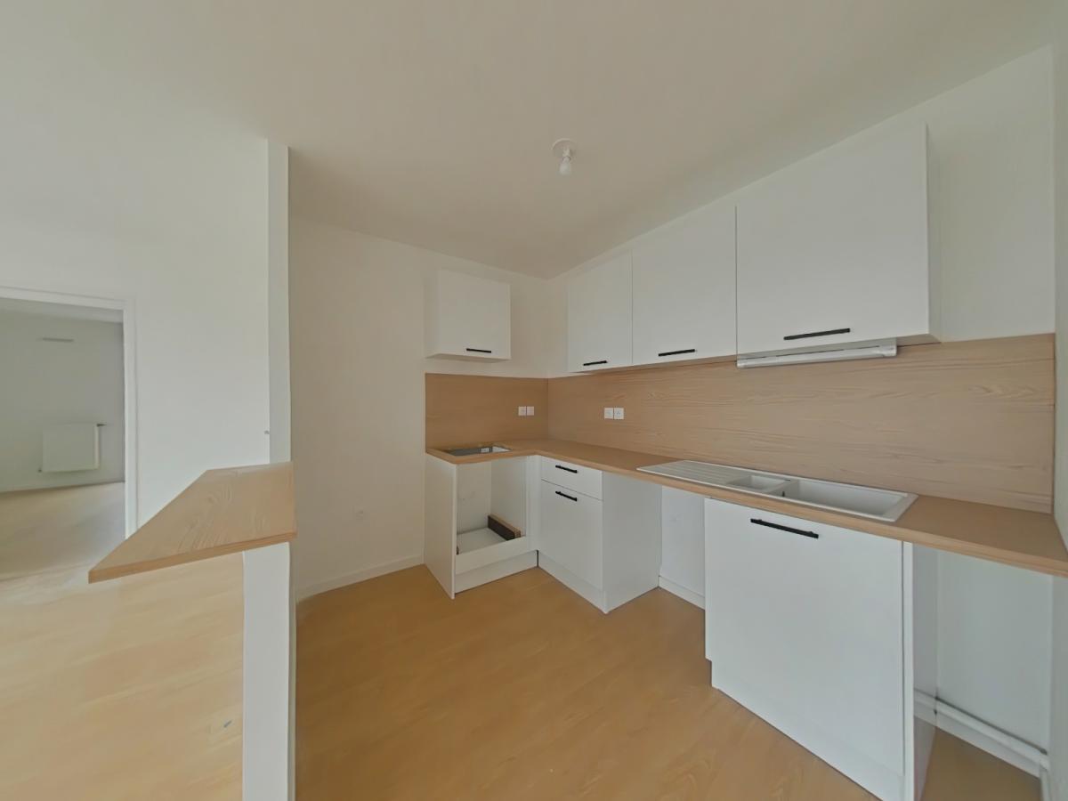 4 pièces - 4ème étage - 89m² - 1 050,77 € - Photo #2