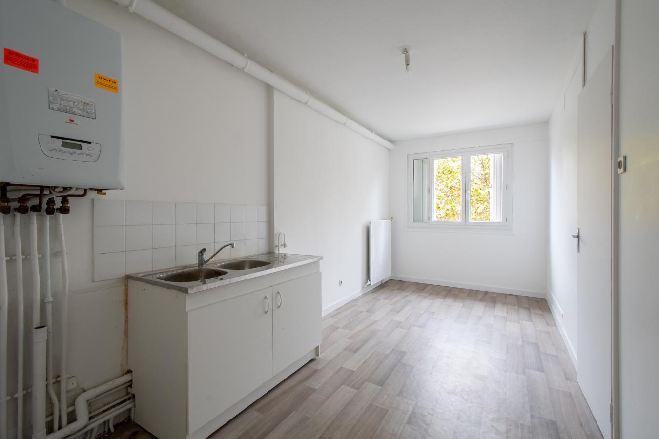 
																			2 pièces – 
																		4ème étage – 60m² - 155 000 € - Photo #1