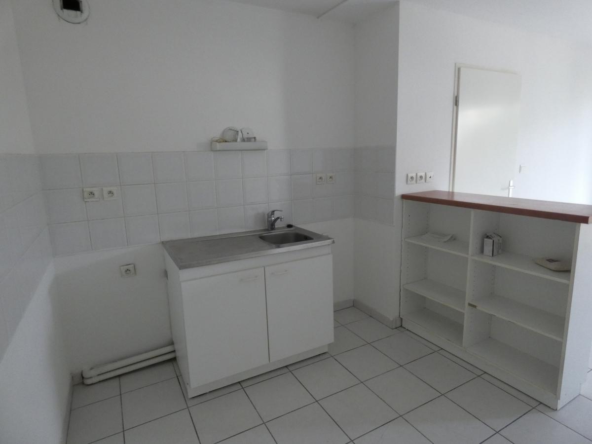 2 pièces - RDC - 46m² - 535,05 € - Photo #2