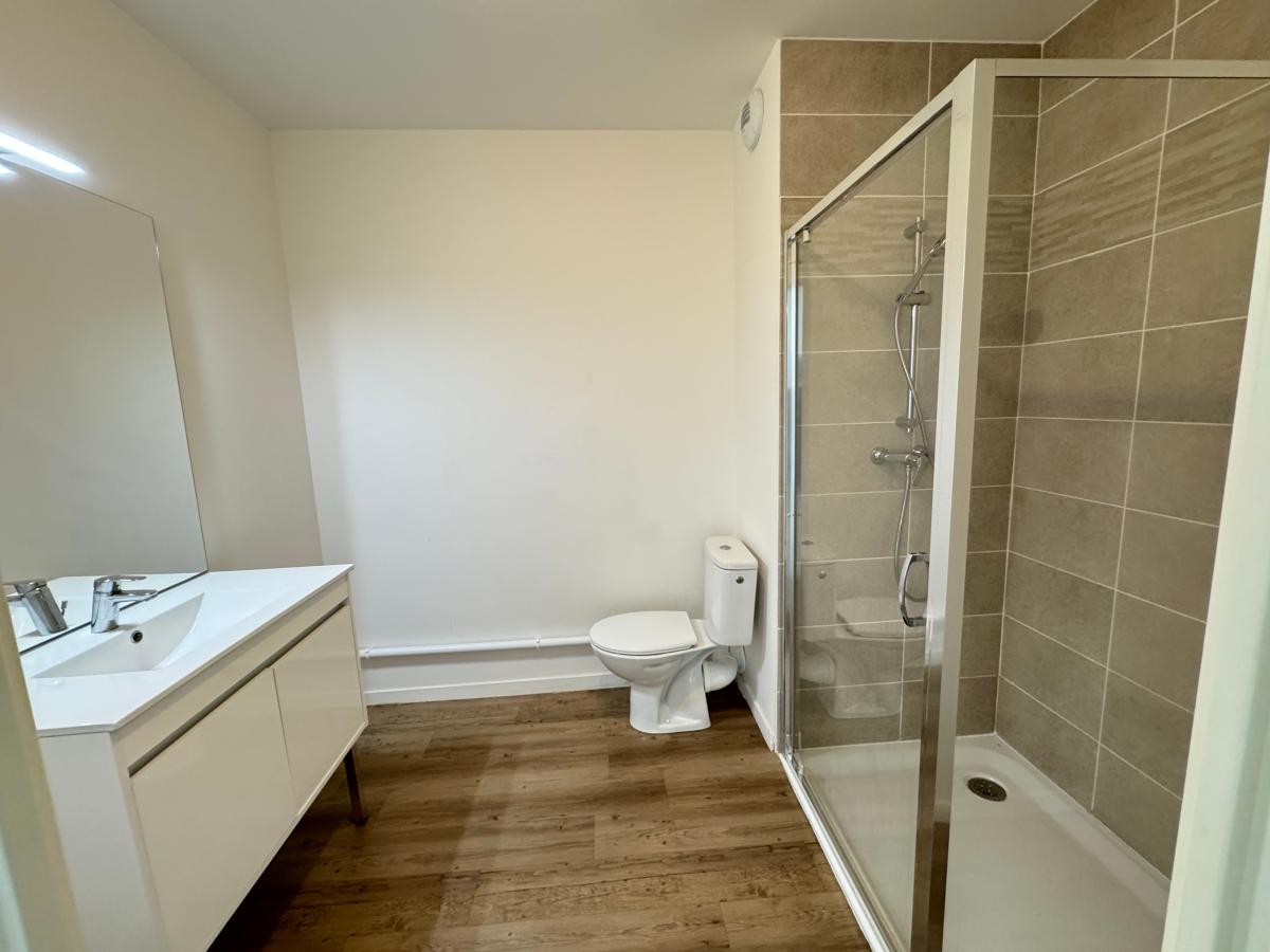 
																																							2 pièces - 
																																						RDC - 42m² - 538,29 € - Photo #1