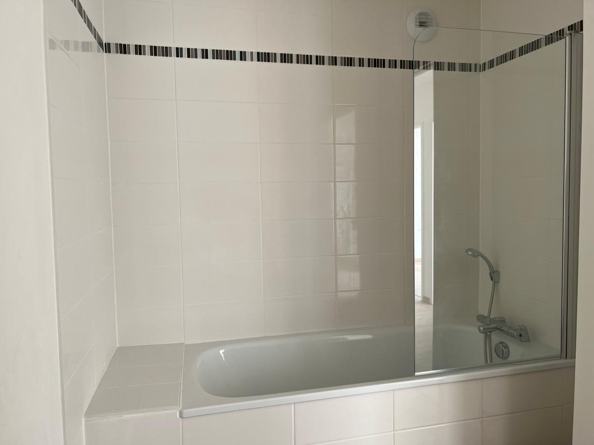 
																			4 pièces - 
																		1er étage - 85m² - 1 076,12 € - Photo #7