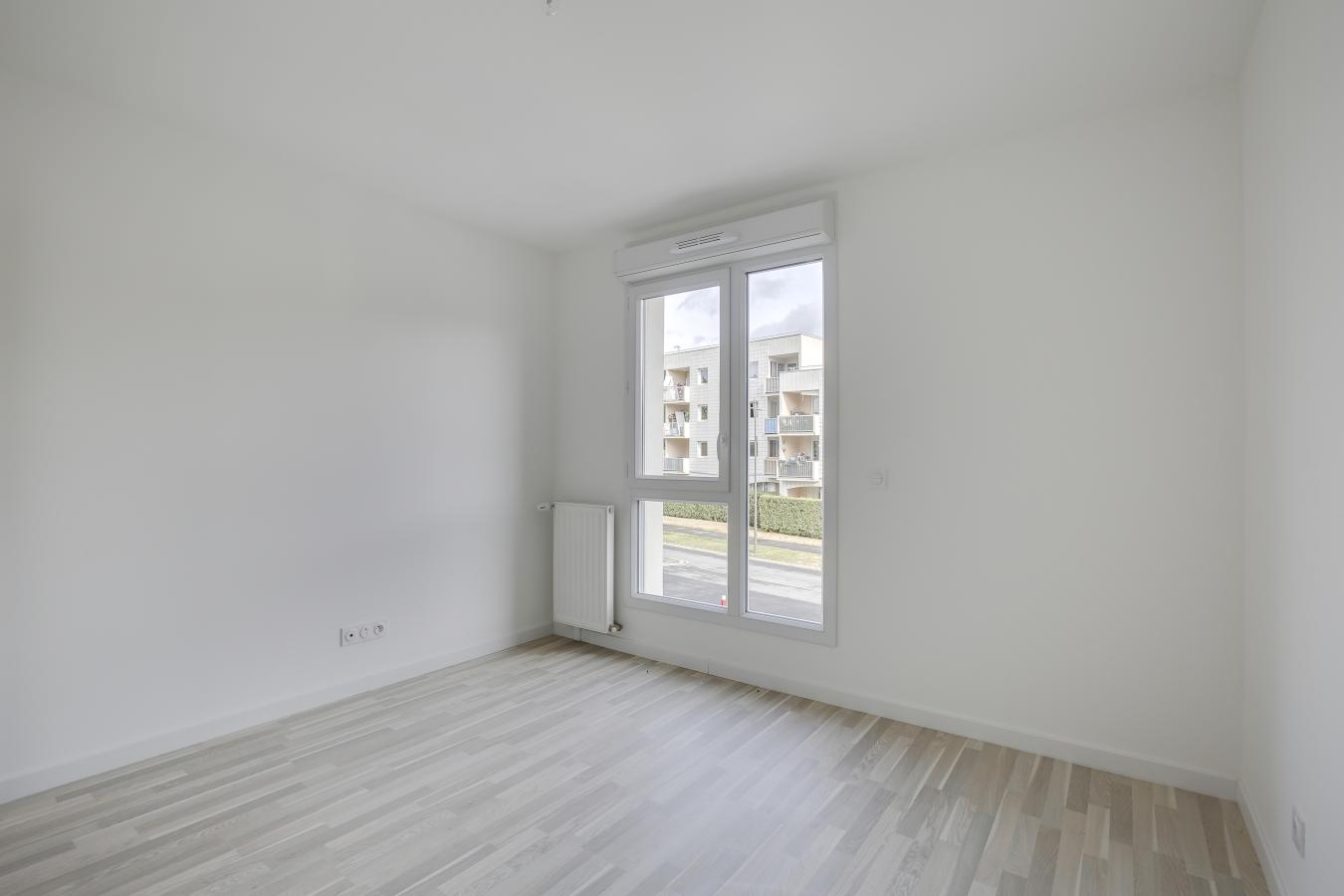 
																																							3 pièces - 
																																						2ème étage - 66m² - 1 040,27 € - Photo #4