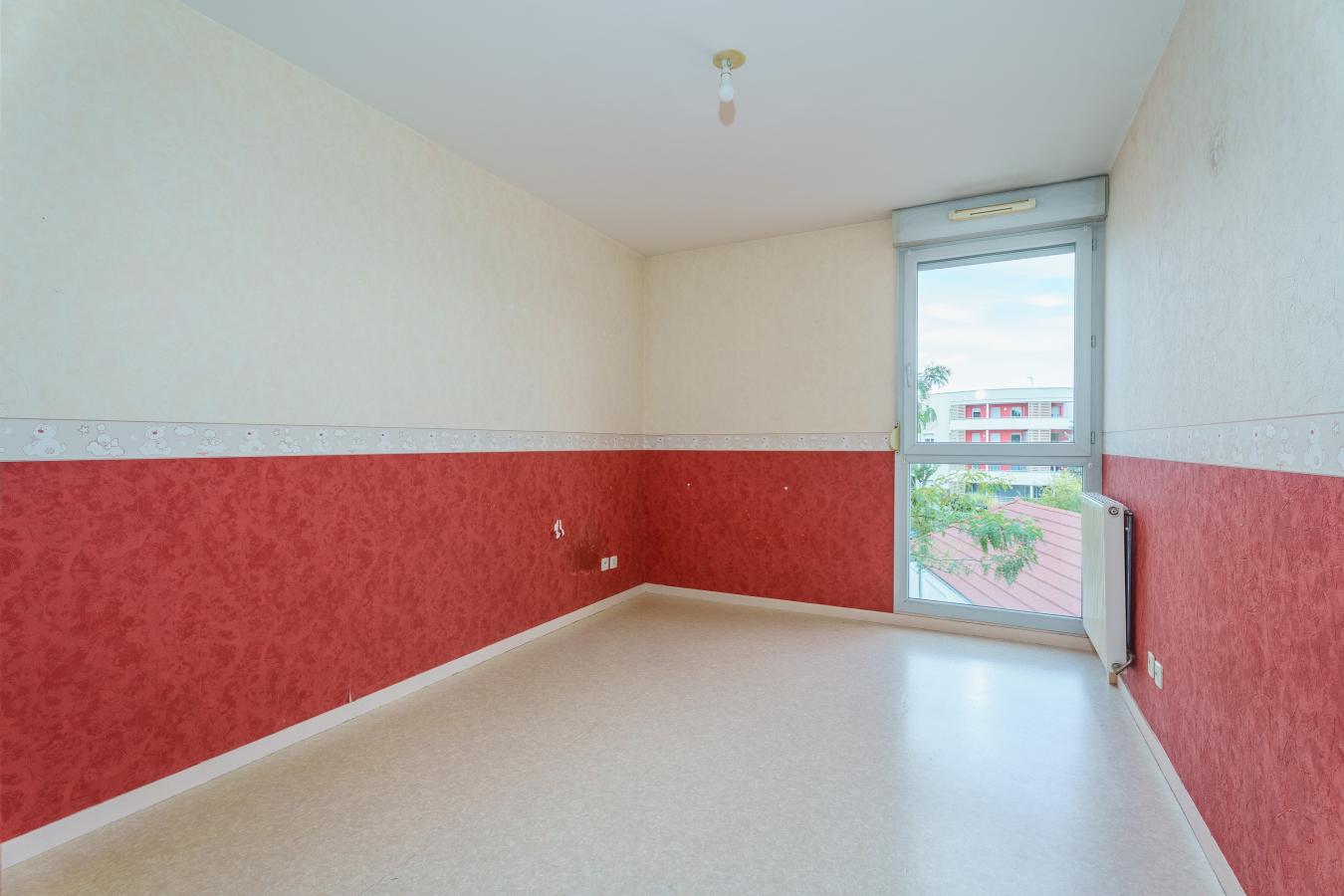 
																																							3 pièces - 
																																						2ème étage - 75m² - 160 300 € - Photo #3