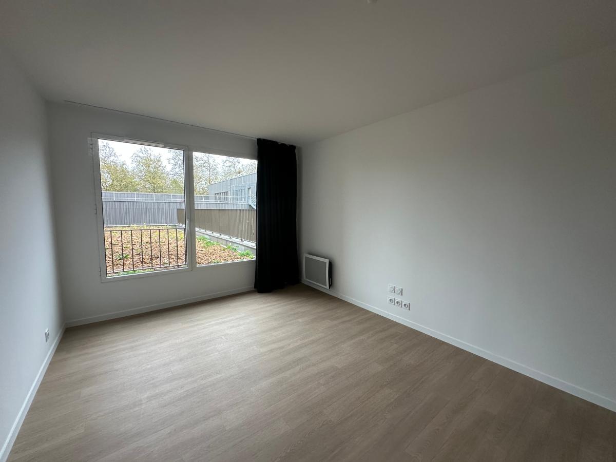 
																			2 pièces - 
																		1er étage - 45m² - 676,84 € - Photo #3