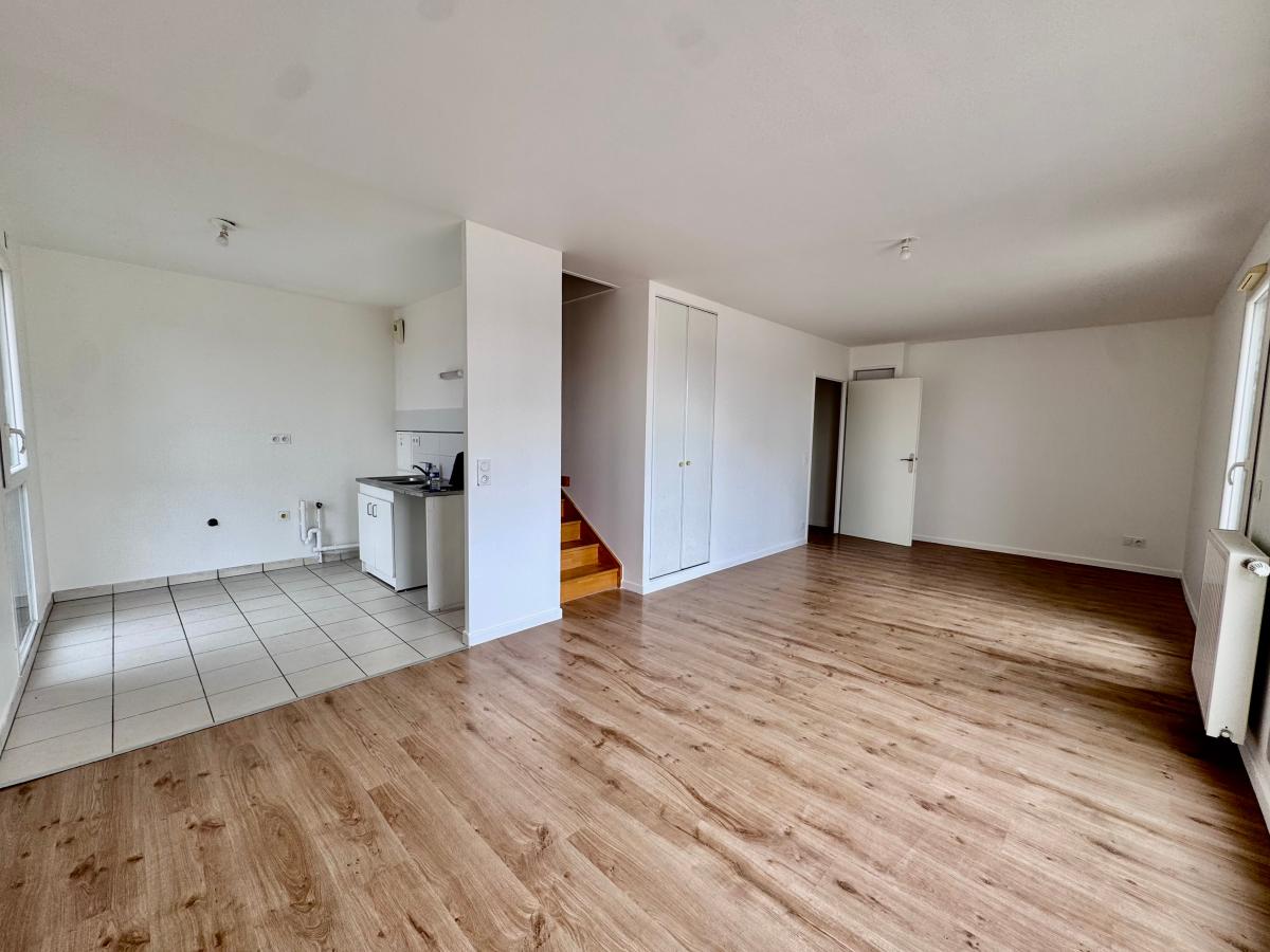 4 pièces - 2ème étage - 79m² - 1 383,04 € - Photo #1