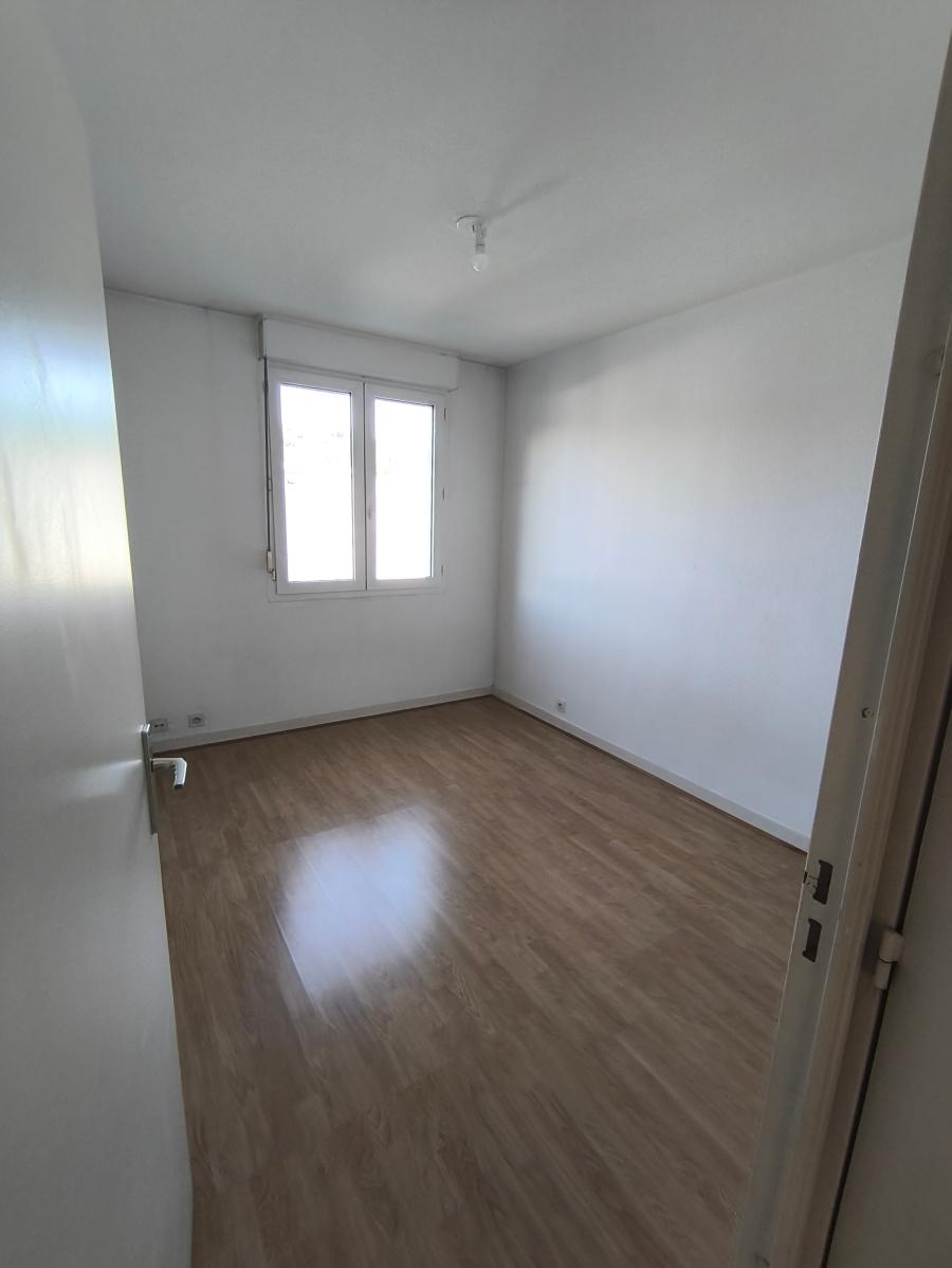 
																																							3 pièces - 
																																						2ème étage - 99m² - 165 000 € - Photo #5