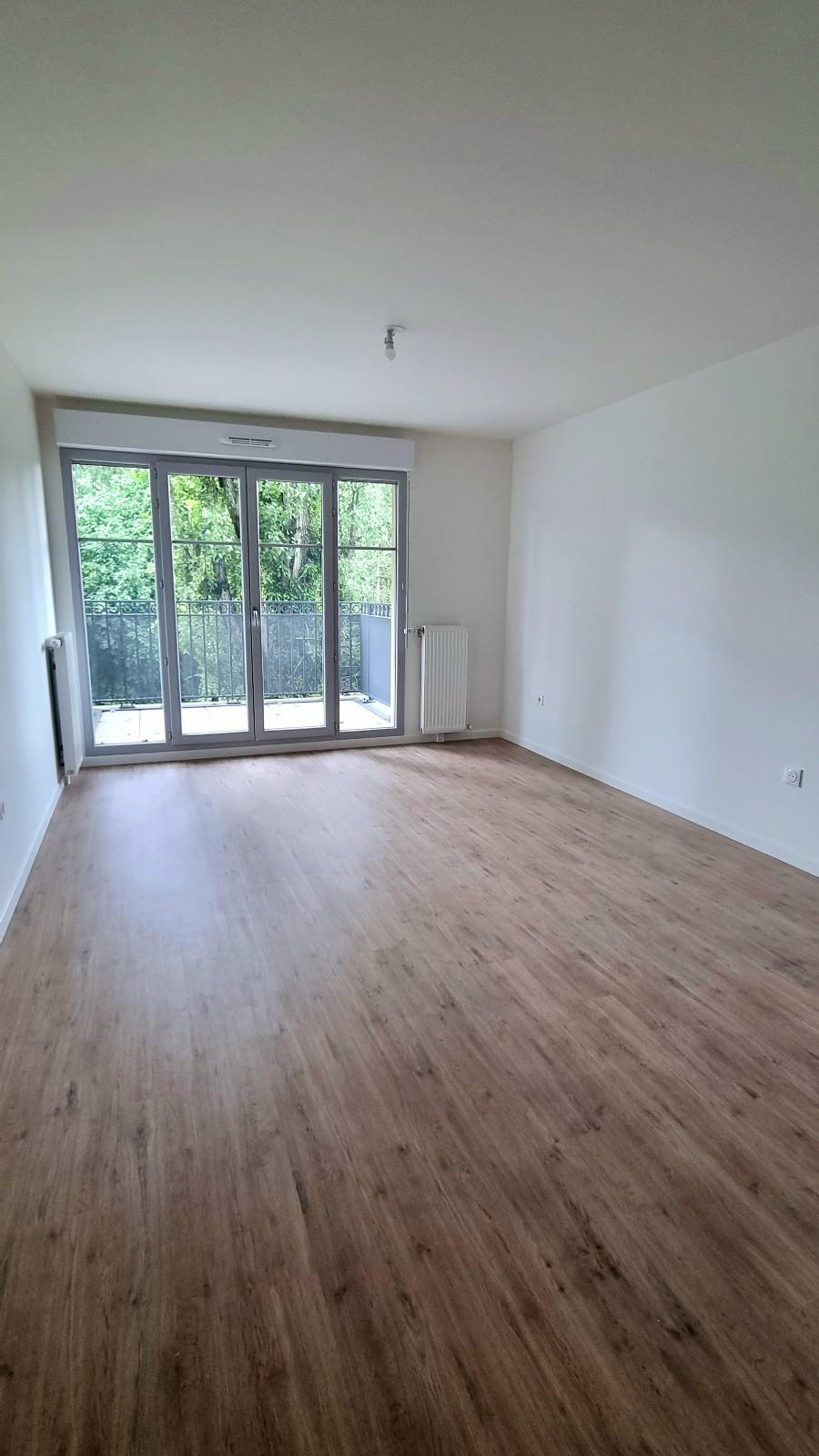 
																																							4 pièces - 
																																						1er étage - 88m² - 1 530,47 € - Photo #3