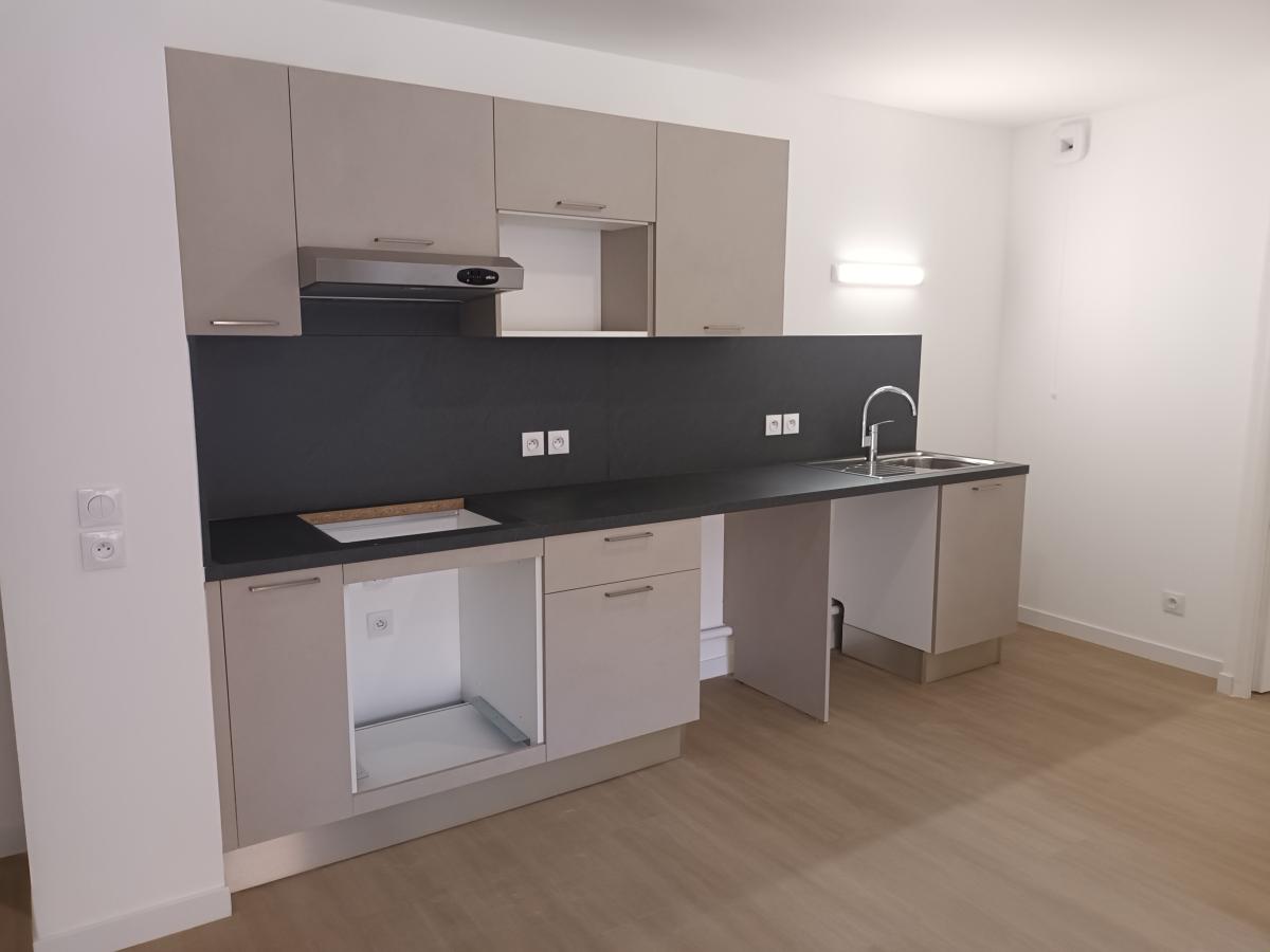 
																			3 pièces - 
																		2ème étage - 60m² - 1 055,05 € - Photo #2