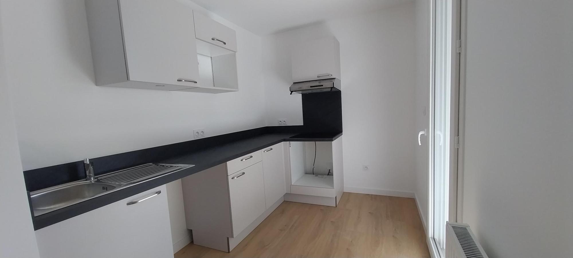
																																							4 pièces - 
																																						2ème étage - 76m² - 1 069,23 € - Photo #3