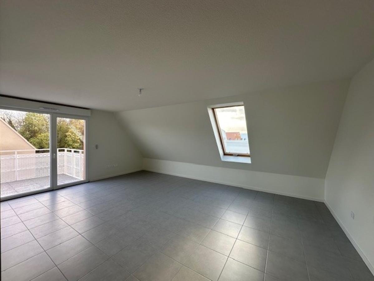 
																																							1 pièce - 
																																						3ème étage - 37m² - 673,84 € - Photo #1