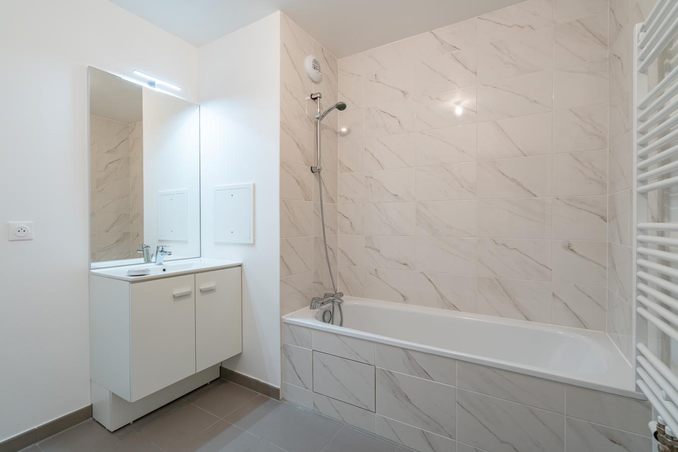 
																																							2 pièces - 
																																						3ème étage - 46m² - 1 085,01 € - Photo #1