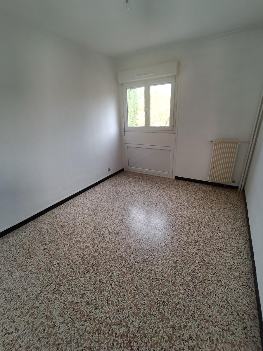 
																																							3 pièces – 
																																						2ème étage – 66m² - 220 000 € - Photo #3