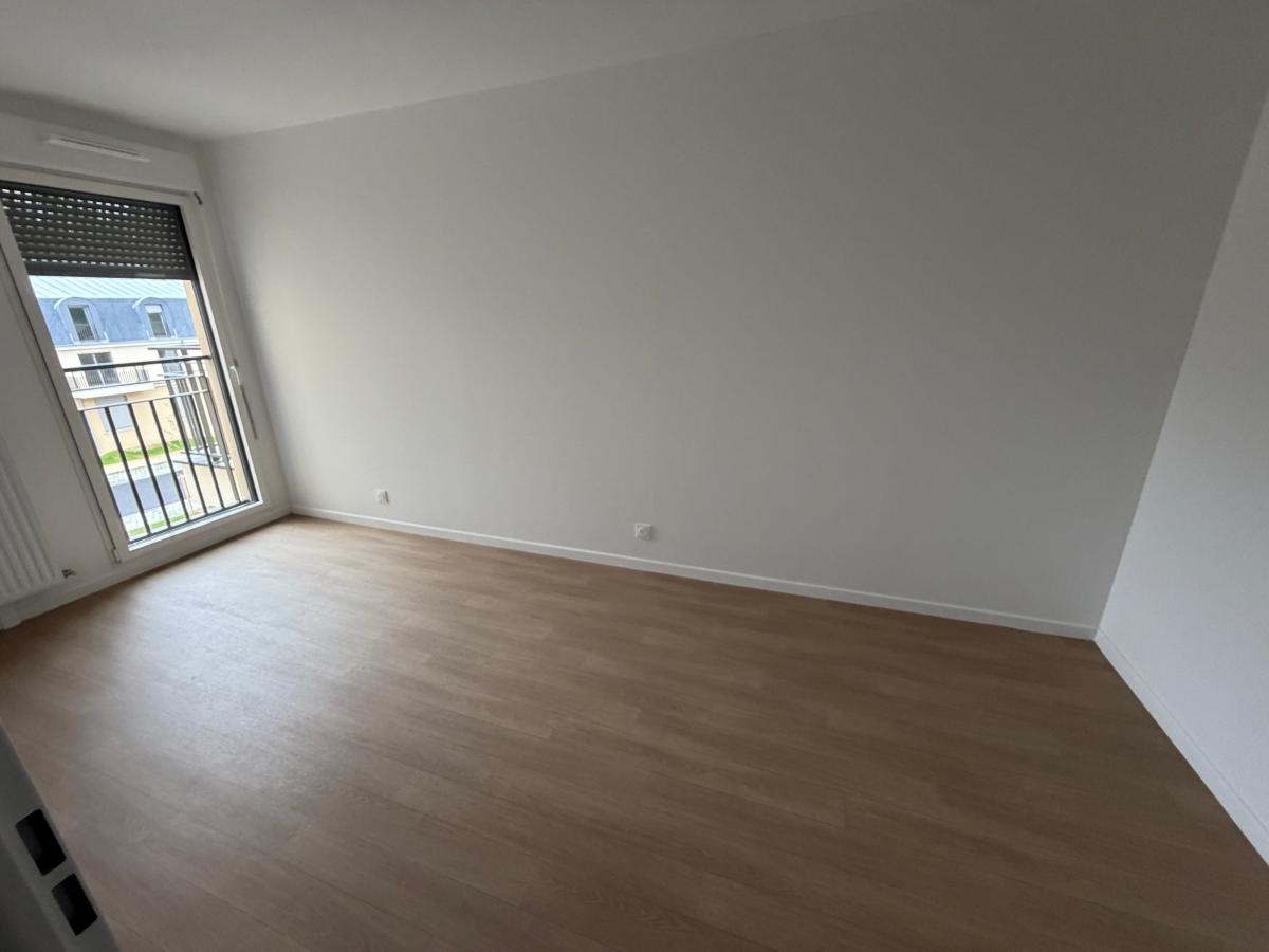 3 pièces - 2ème étage - 68m² - 974,59 € - Photo #2