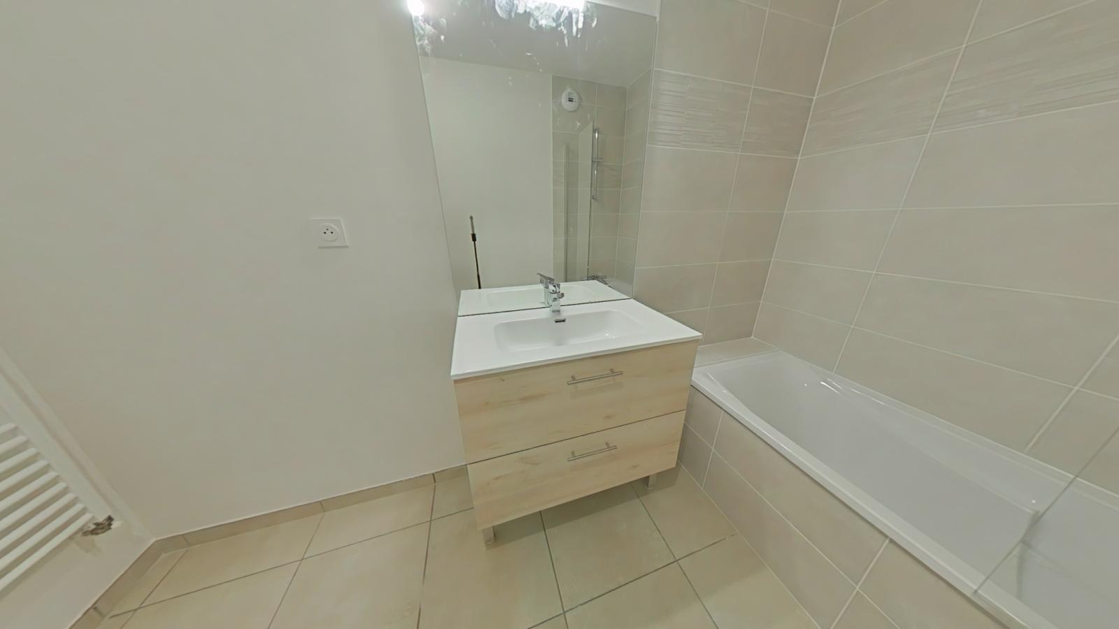 
																																							3 pièces - 
																																						1er étage - 63m² - 939,74 € - Photo #5
