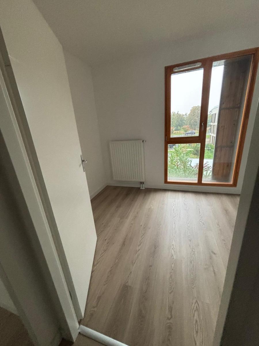 
																			4 pièces - 
																		3ème étage - 86m² - 1 203,75 € - Photo #3
