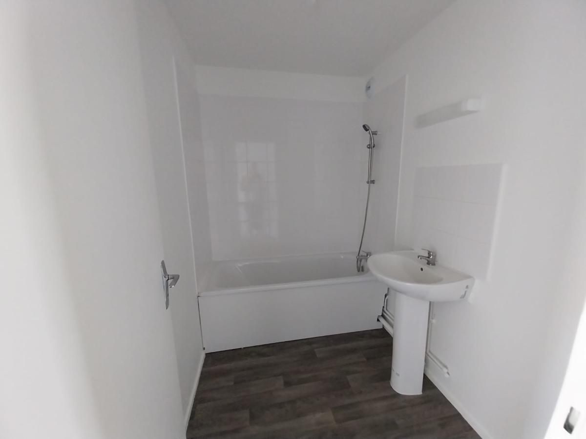 
																			3 pièces - 
																		4ème étage - 60m² - 132 000 € - Photo #7
